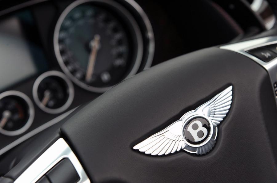  Bentley Continental GTC 2012 года  (фото 101 из 141)